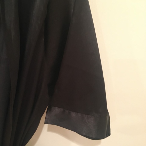 Silky black bathrobe - Picture 3 of 3